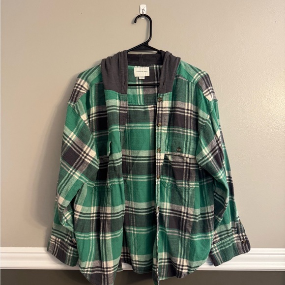 Women’s American Eagle Green and Gray Plaid Flannel: L - Picture 1 of 6